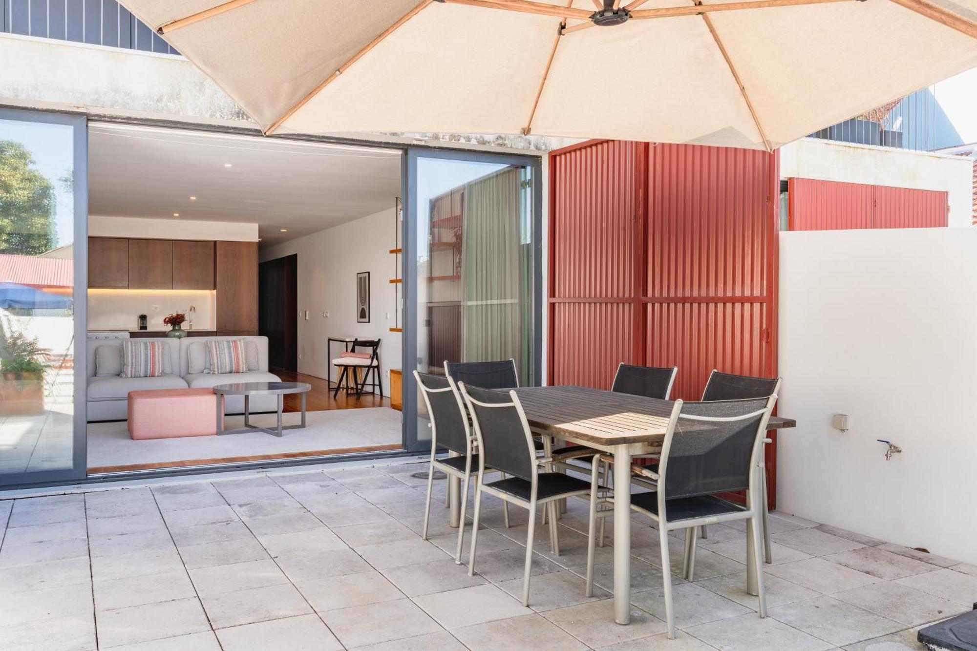 Viva Serralves Patio Apartment